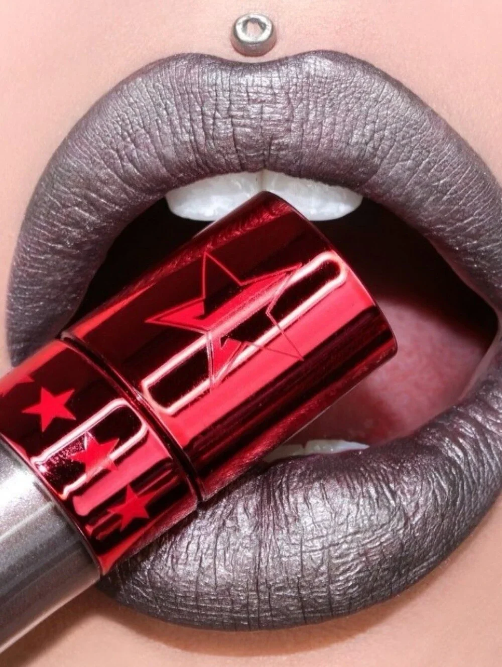 Jeffree star velour liquid lipstick- restraints